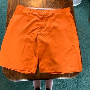 Men’s golf shorts
